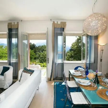 빌라 Sleeps 10 Pool